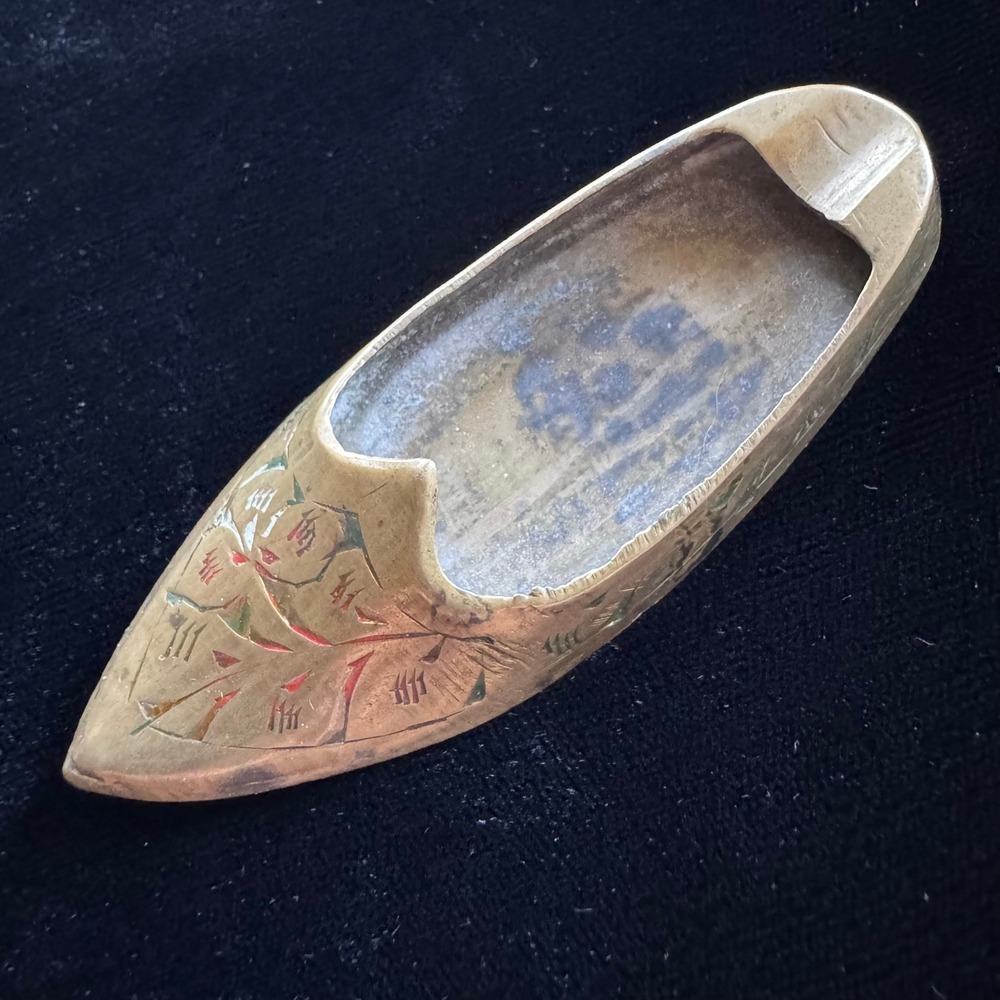 Vintage Etched Brass Slipper Shoe Ashtray India Floral Enamel Detail - Picture 5 of 8